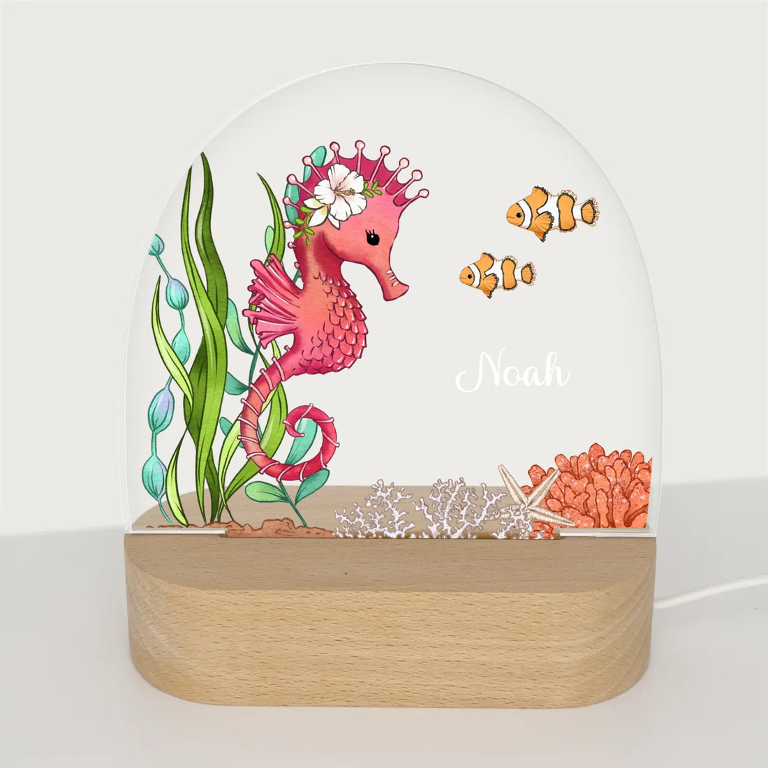 Nachtlicht Seepferdchen personalisiert Nachtlicht oval mit Holzständer und LED-Licht BxHxT ca. 14,5 x 16 x 6 cm 4 mm Acrylglas & Buchenholzständer