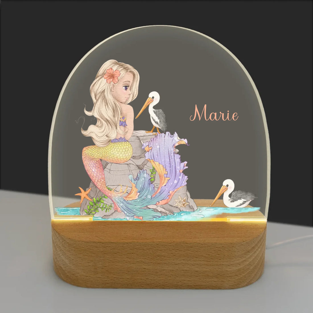 Nachtlicht Meerjungfrau mit Pelikan personalisiert Nachtlicht oval mit Holzständer und LED-Licht BxHxT ca. 14,5 x 16 x 6 cm 4 mm Acrylglas & Buchenholzständer
