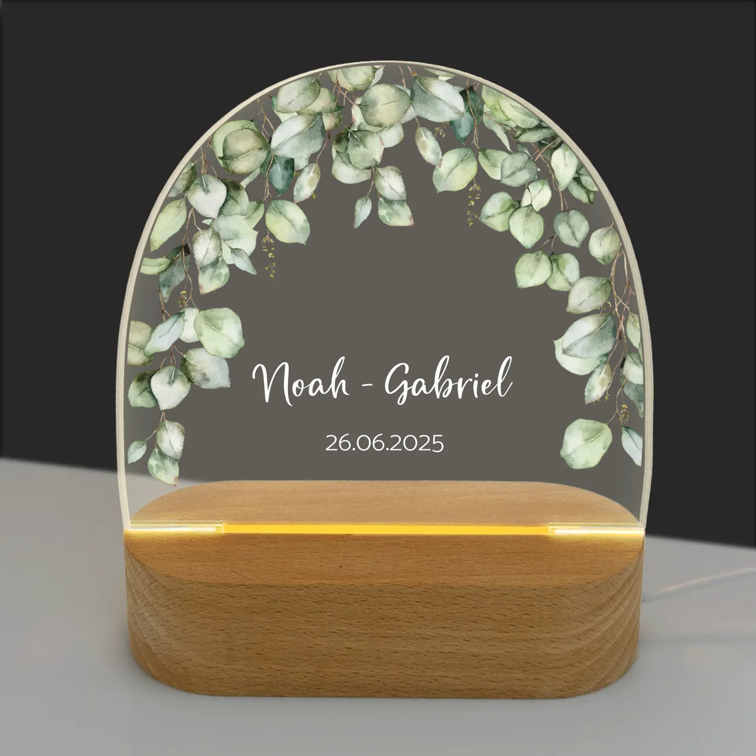 Nachtlicht Eukalyptus personalisiert Nachtlicht oval mit Holzständer und LED-Licht BxHxT ca. 14,5 x 16 x 6 cm 4 mm Acrylglas & Buchenholzständer