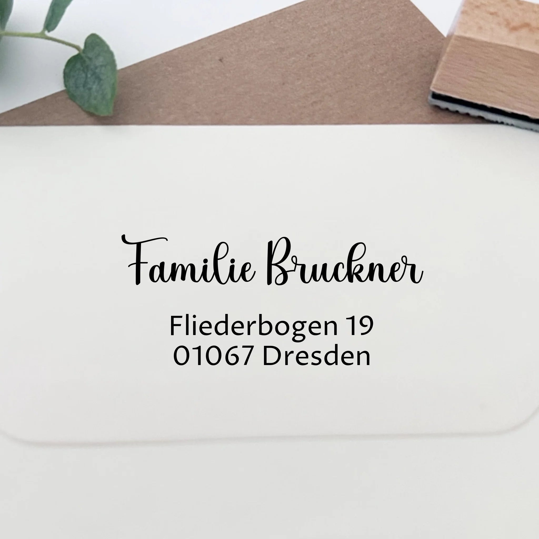 Eleganter Adressstempel "Bruckner" personalisiert – Script & Sans - Spatzelinchen - Exklusive Papeterie
