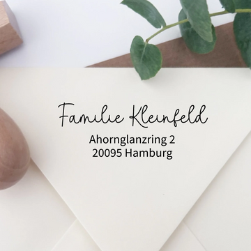 Personalisierter Adressstempel "Kleinfeld" mit moderner Schrift - Spatzelinchen - Exklusive Papeterie