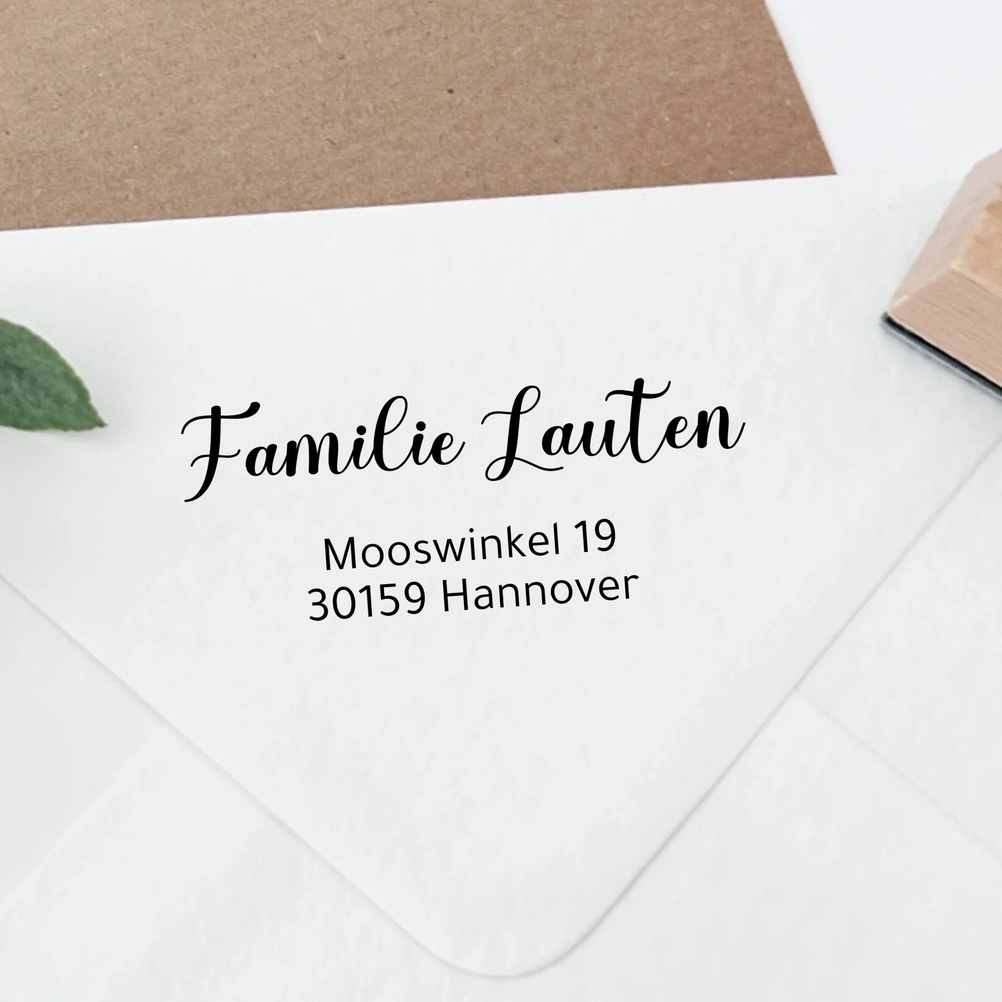 Adressstempel "Lauten" personalisiert – typografisch modern - Spatzelinchen - Exklusive Papeterie