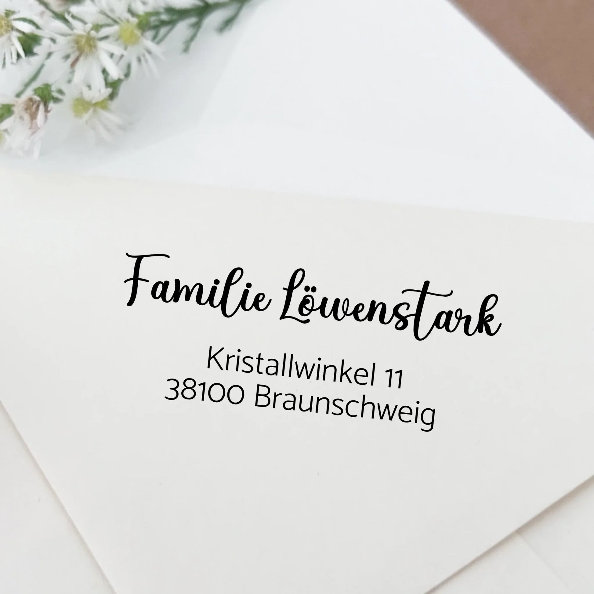 Personalisierter Adressstempel "Löwenstark" für Briefe & Post - Spatzelinchen - Exklusive Papeterie