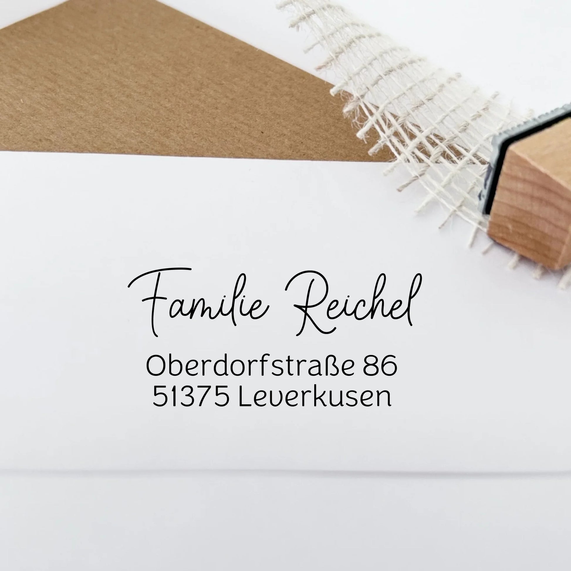 Adressstempel "Reichel" personalisiert – moderne Schriftkombination - Spatzelinchen - Exklusive Papeterie