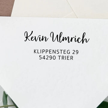 Personalisierter Adressstempel "Ulmrich"mit moderne Schrift - Spatzelinchen - Exklusive Papeterie