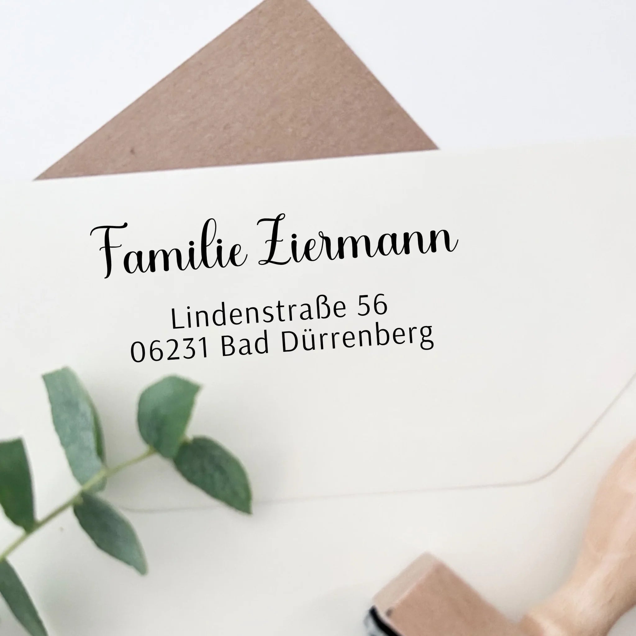 Personalisierter Adressstempel "Ziermann" mit eleganter Typo - Spatzelinchen - Exklusive Papeterie